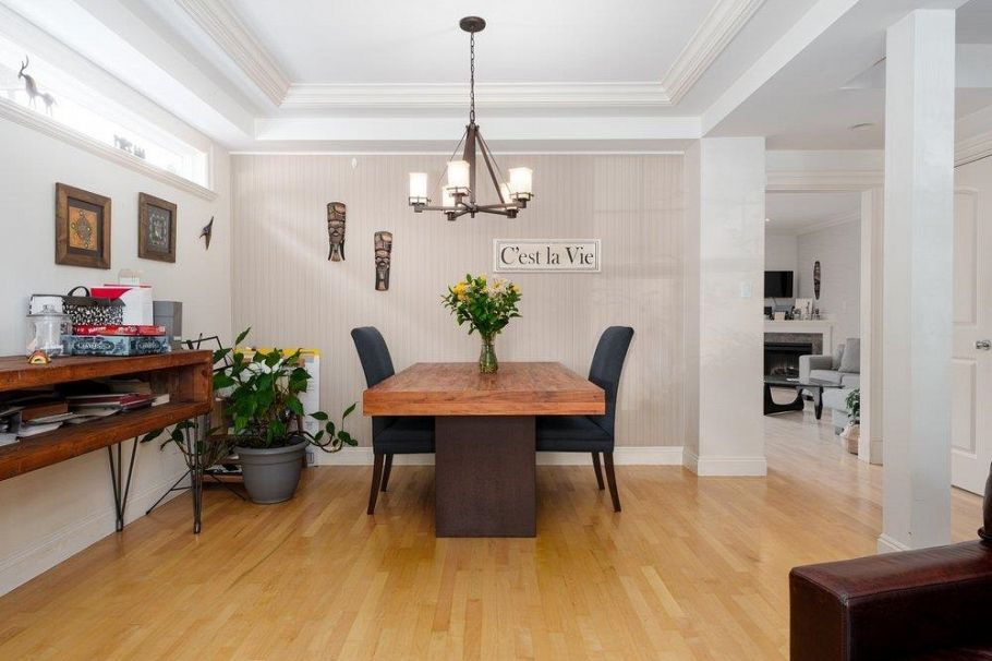 331 W 14th Street North Vancouver, BC - 17