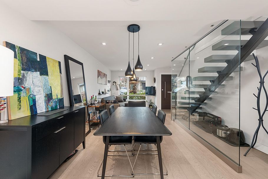 147 St. Patricks Avenue North Vancouver, BC - 9