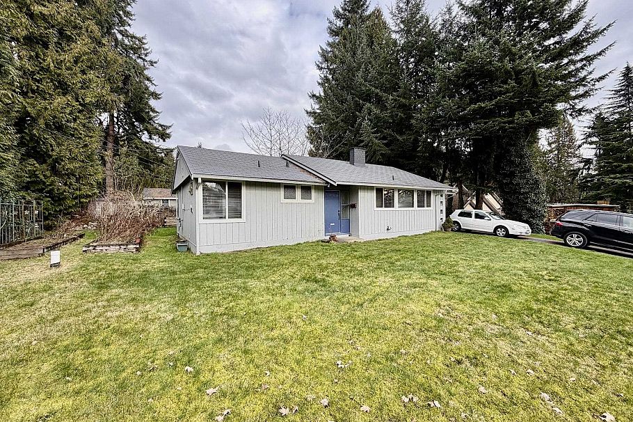 1876 Beaulynn Place North Vancouver, BC - 1