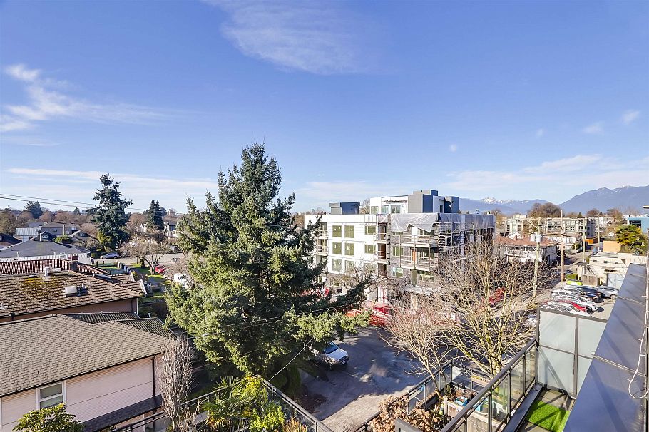 403 688 E 18th Avenue Vancouver, BC - 11