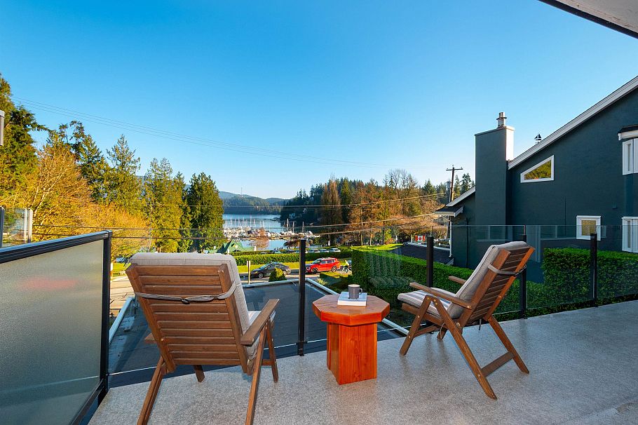 2341 Panorama Drive North Vancouver, BC - 3