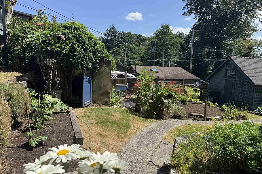 723 E 4th Street North Vancouver, BC - 3