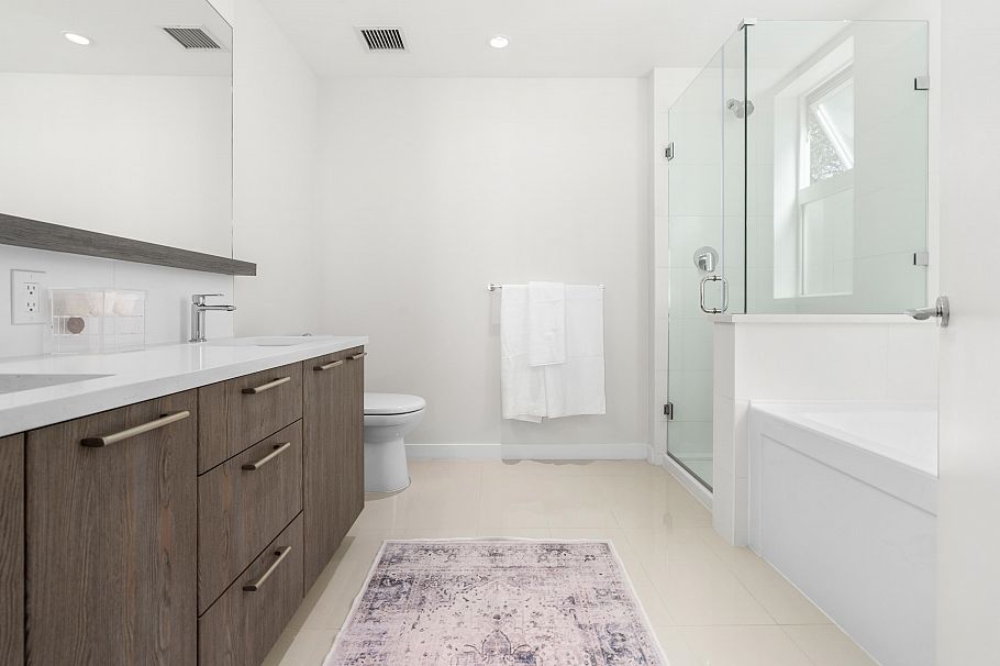 205 615 E 3rd Street North Vancouver, BC - 19