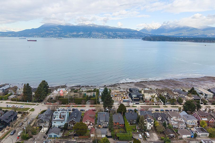 3044 Point Grey Road Vancouver, BC - 4