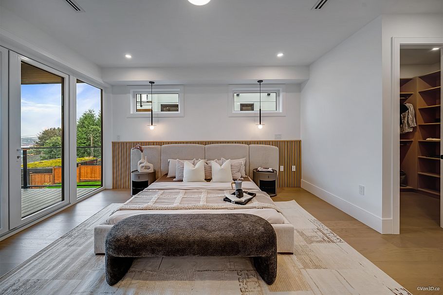 973 Adderley Street North Vancouver, BC - 21