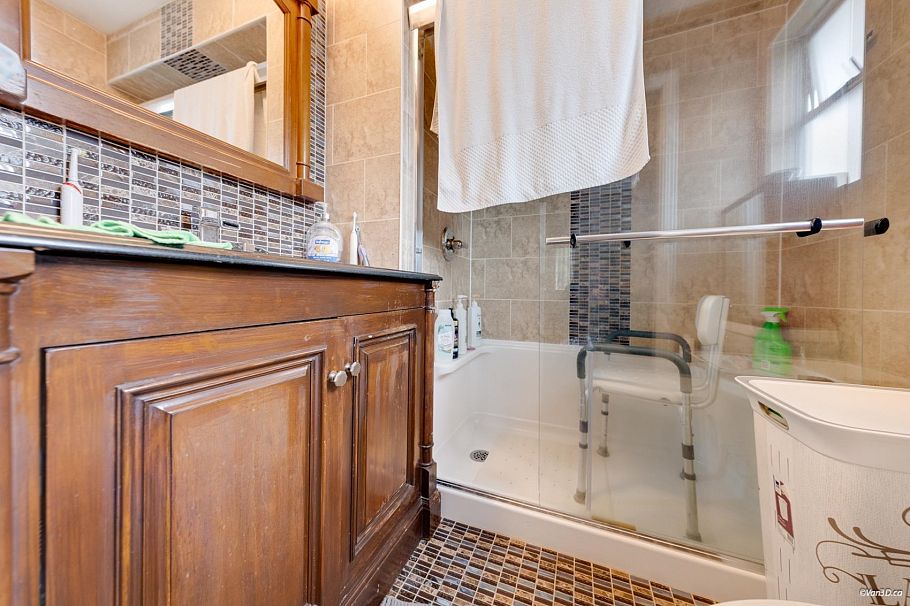 3450 Monmouth Avenue Vancouver, BC - 19