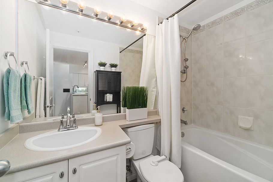 104 2755 Maple Street Vancouver, BC - 21