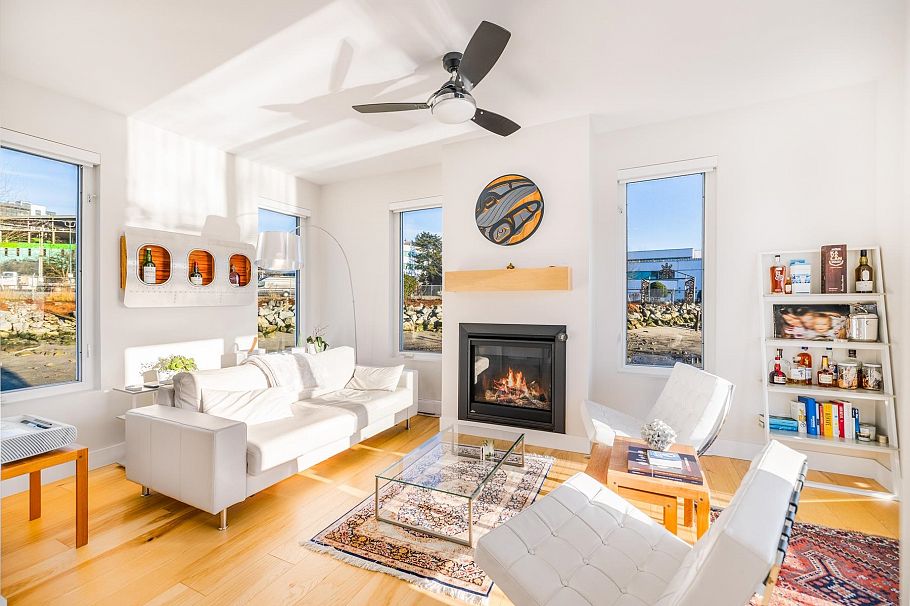 JNW04 415 Esplanade W North Vancouver, BC - 11