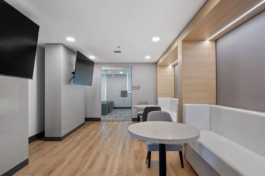 704 1675 Lions Gate Lane North Vancouver, BC - 18