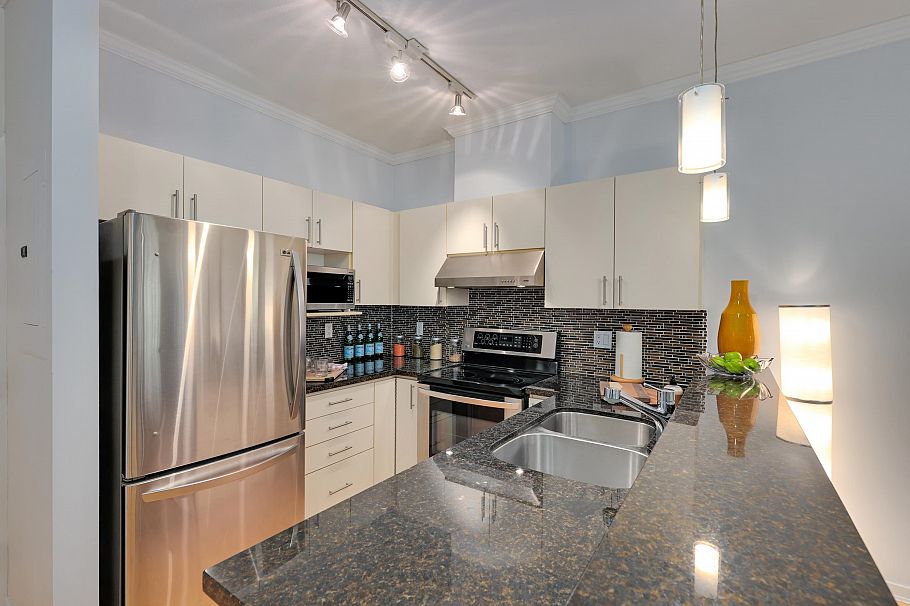 304 1388 Nelson Street Vancouver, BC - 9