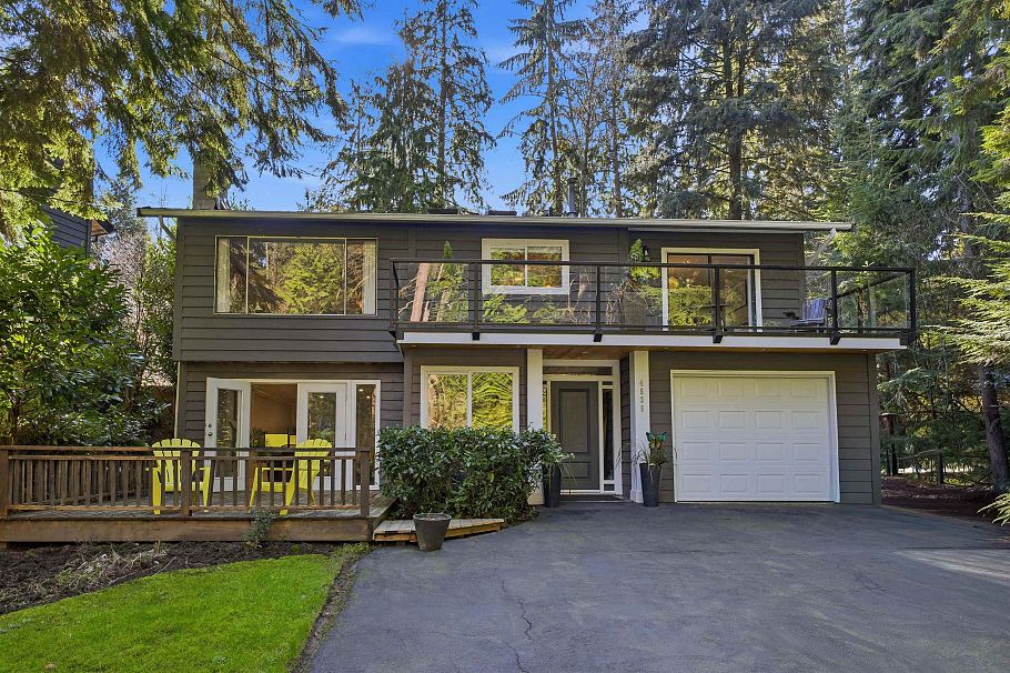 4535 Raeburn Street North Vancouver, BC - 1