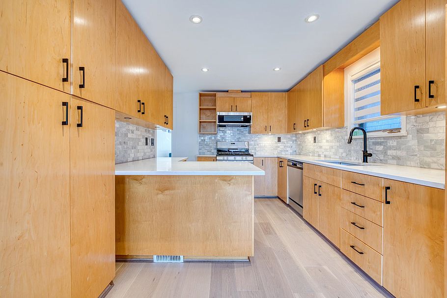 4377 W 12th Avenue Vancouver, BC - 6