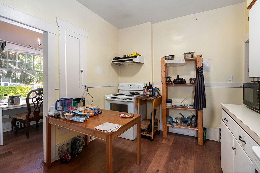 3192 W 8th Avenue Vancouver, BC - 10