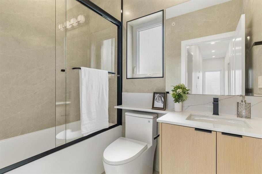 1 1243 Nootka Street Vancouver, BC - 18