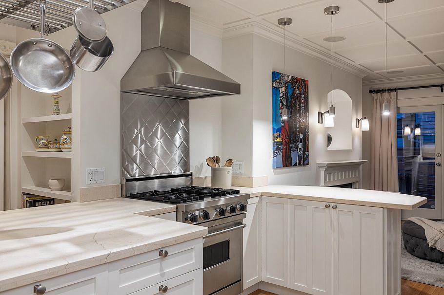 402 Brand Street North Vancouver, BC - 20