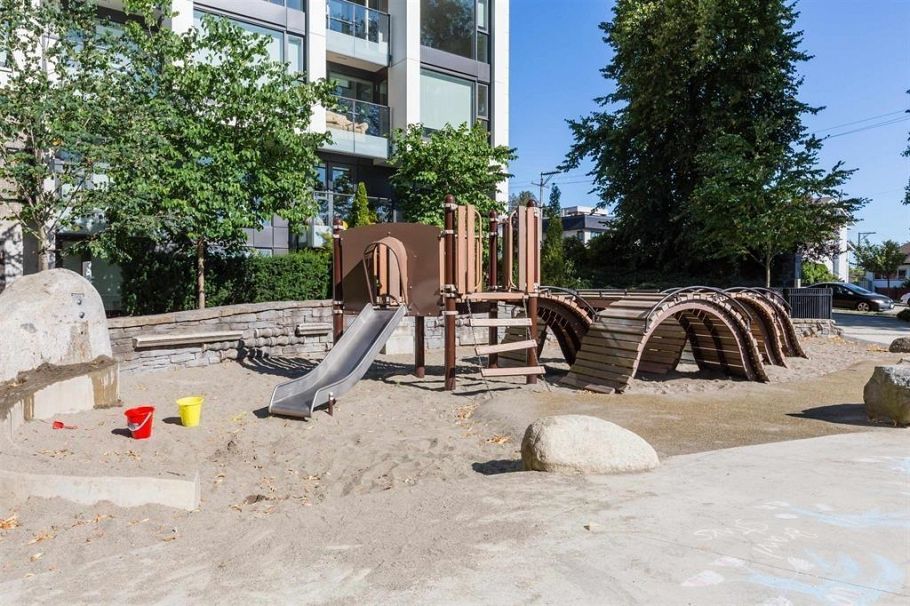 210 7128 Adera Street Vancouver, BC - 32