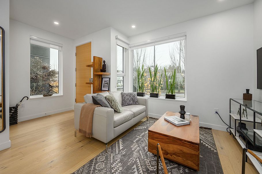 206 649 E 3rd Street North Vancouver, BC - 12