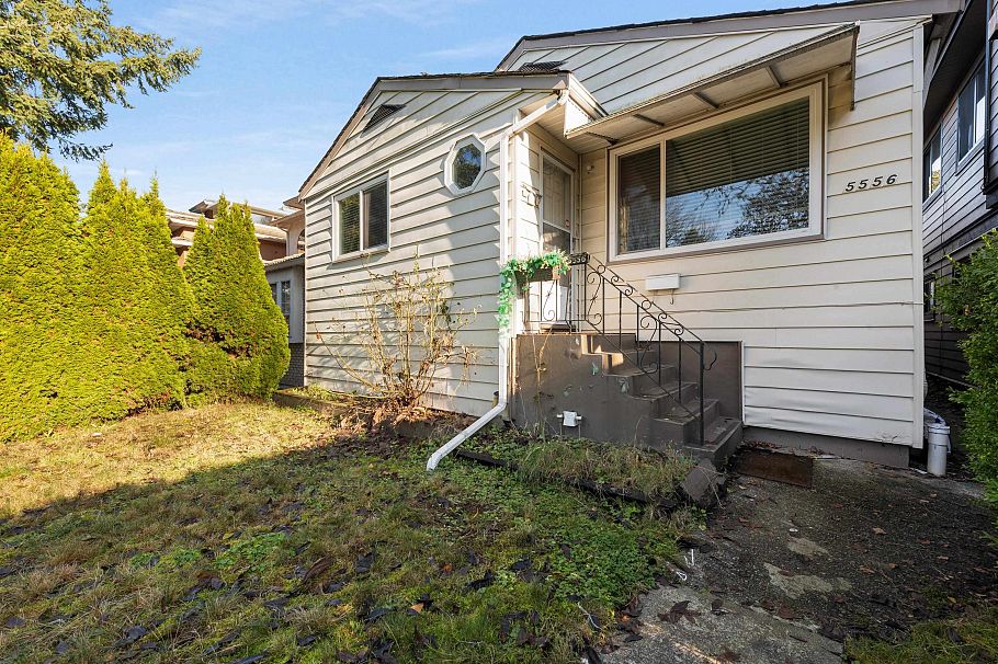 5556 Earles Street Vancouver, BC - 25