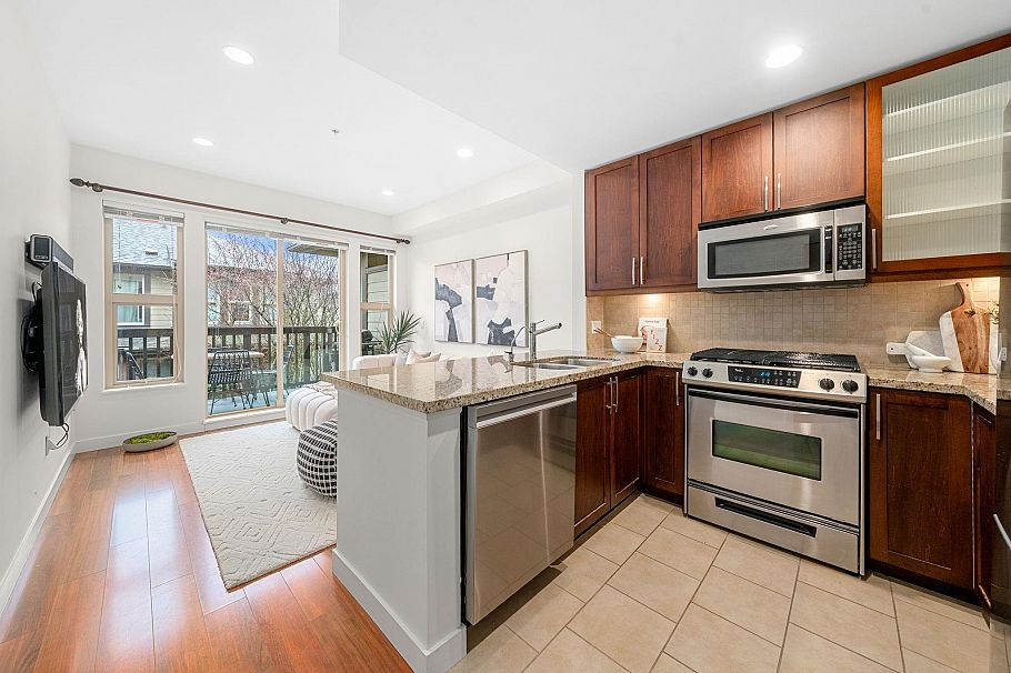 4 307 E 15th Street North Vancouver, BC - 7