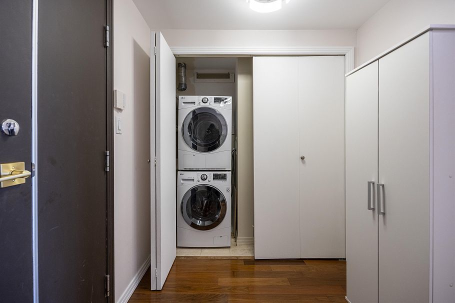 2907 198 Aquarius Mews Vancouver, BC - 28