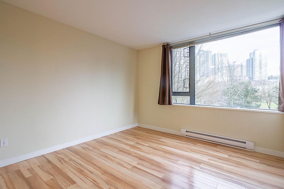 305 3588 Crowley Drive Vancouver, BC - 9