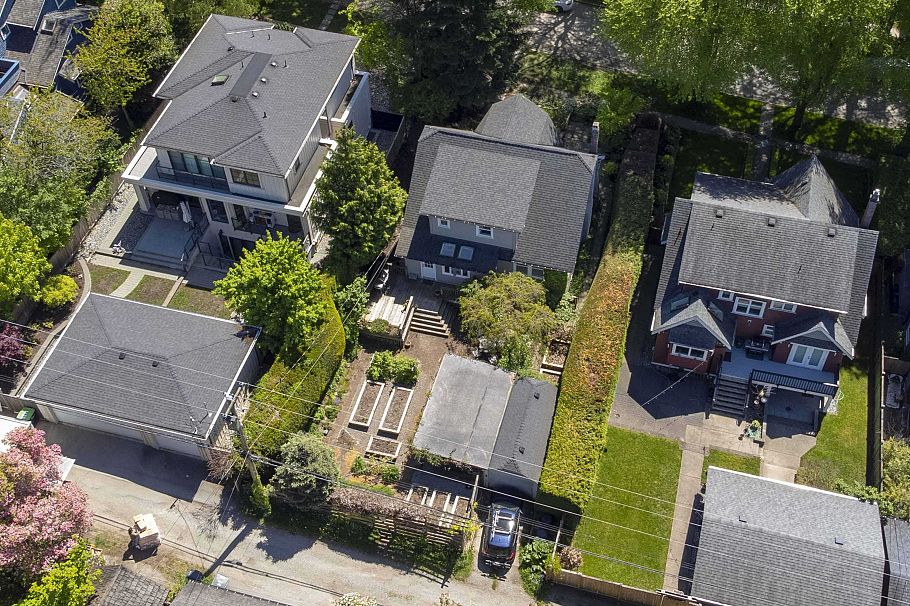 4269 W 13th Avenue Vancouver, BC - 34