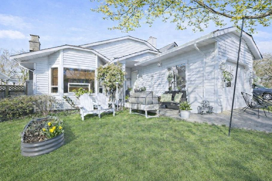 875 Porteau Place North Vancouver, BC - 1