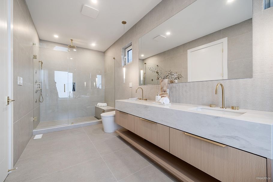 971 Adderley Street North Vancouver, BC - 17