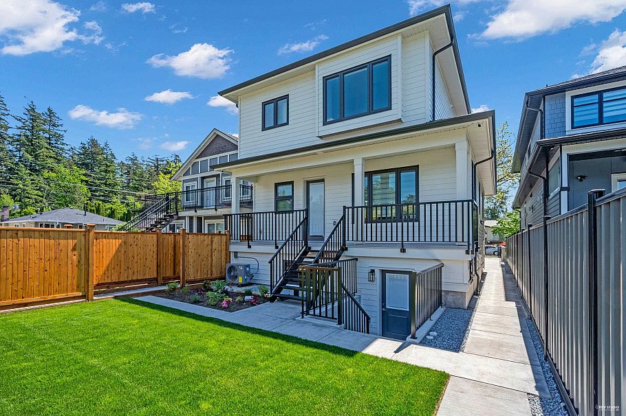 3673 E 48th Avenue Vancouver, BC - 30