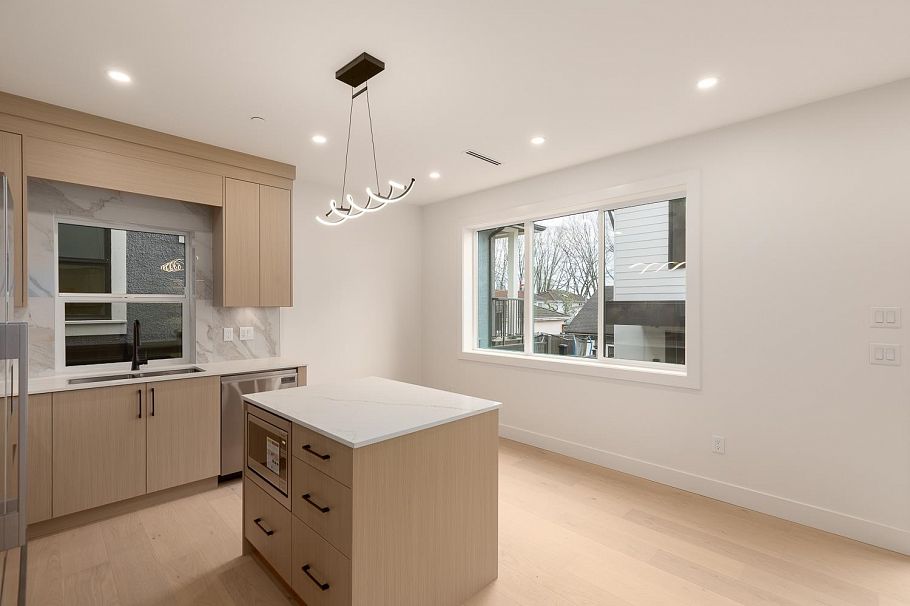 2 3508 E Pender Street Vancouver, BC - 8