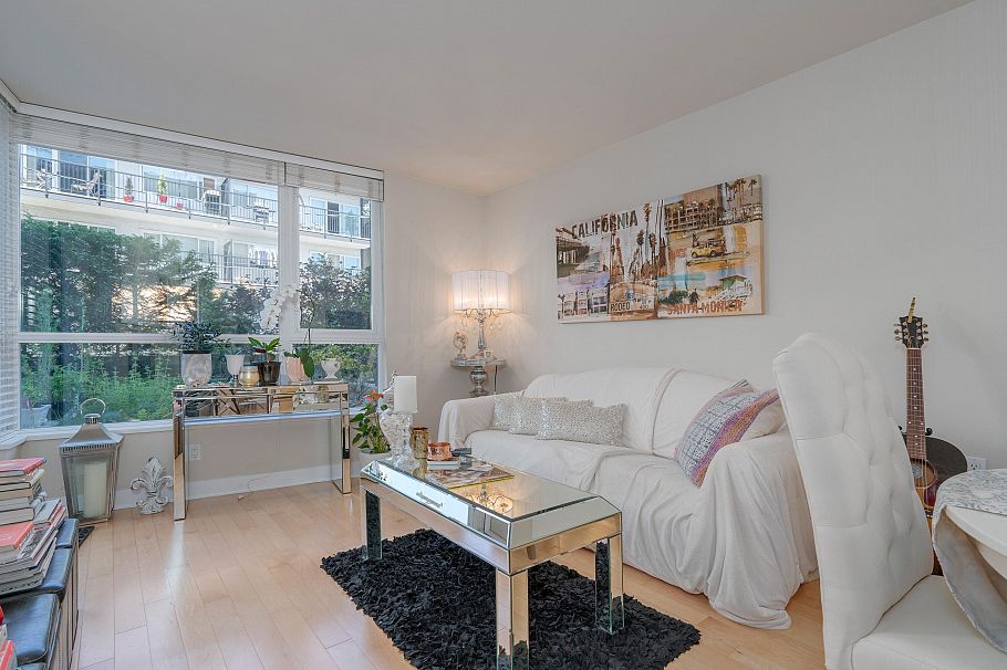 302 160 W 3rd Street North Vancouver, BC - 4