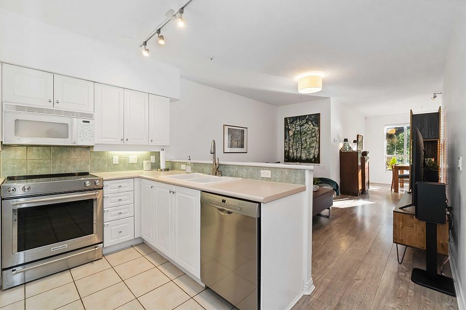 104 2755 Maple Street Vancouver, BC - 16