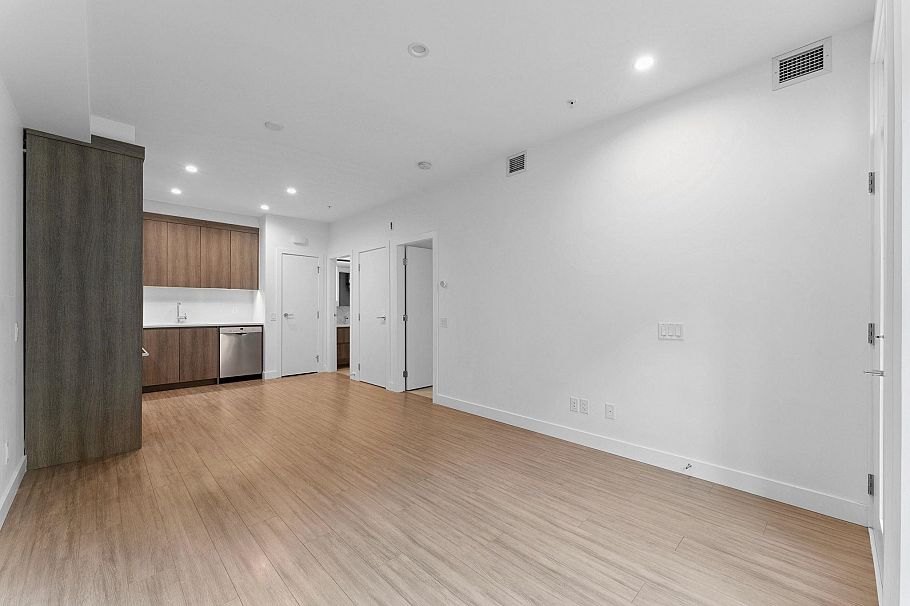 119 2060 Curling Road North Vancouver, BC - 9