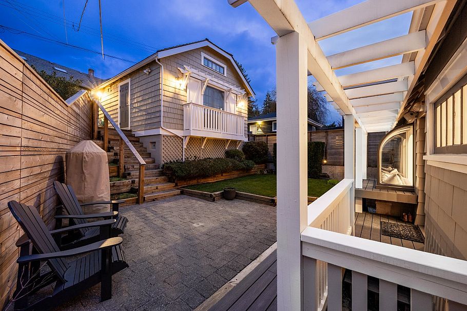 402 Brand Street North Vancouver, BC - 39