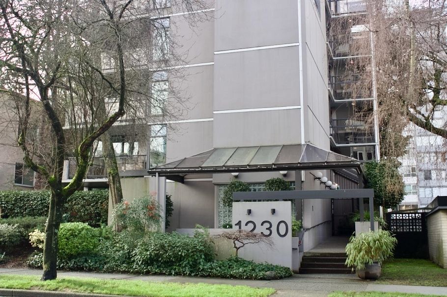 402 1230 Comox Street Vancouver, BC - 1