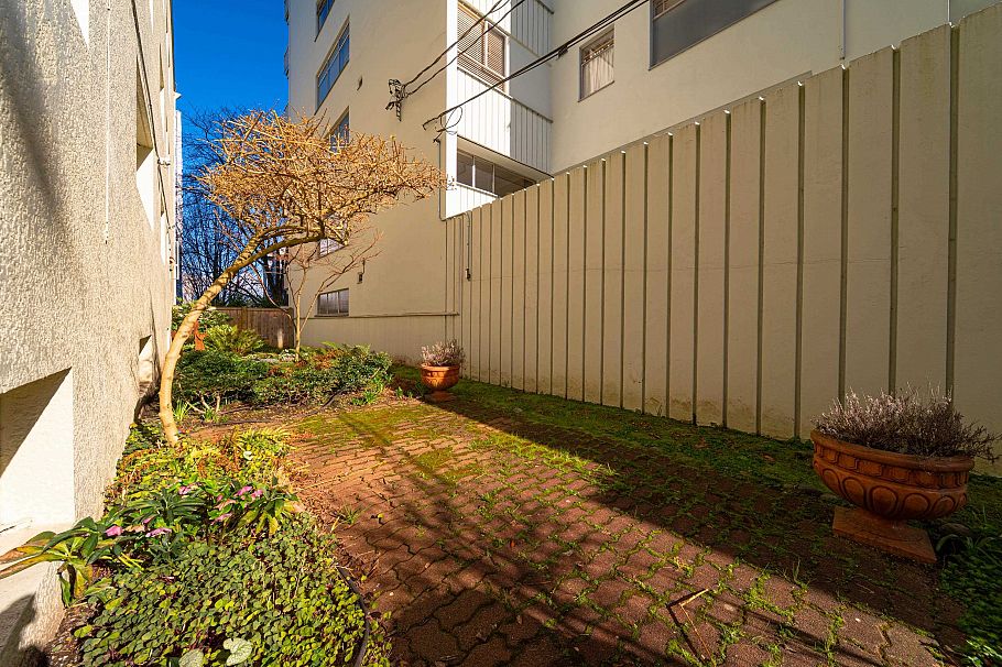 106 1972 Robson Street Vancouver, BC - 25