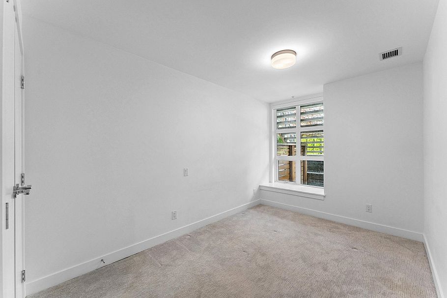 119 2060 Curling Road North Vancouver, BC - 16