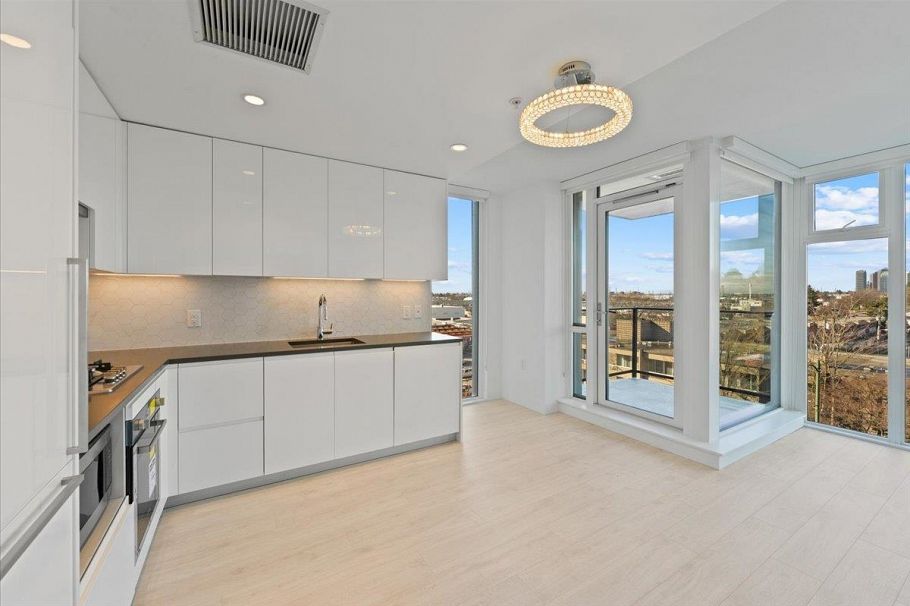 410 8138 Fraser Street Vancouver, BC - 8