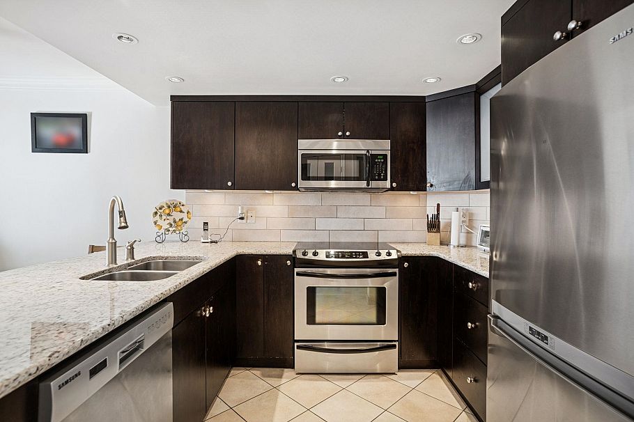 106 3740 Albert Street Burnaby, BC - 9