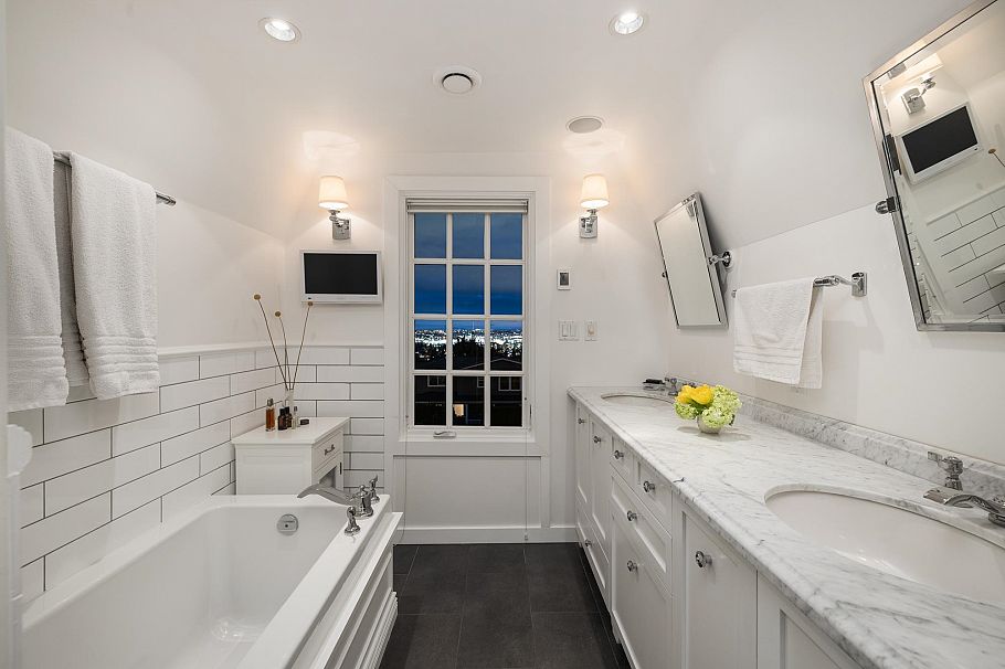 402 Brand Street North Vancouver, BC - 30