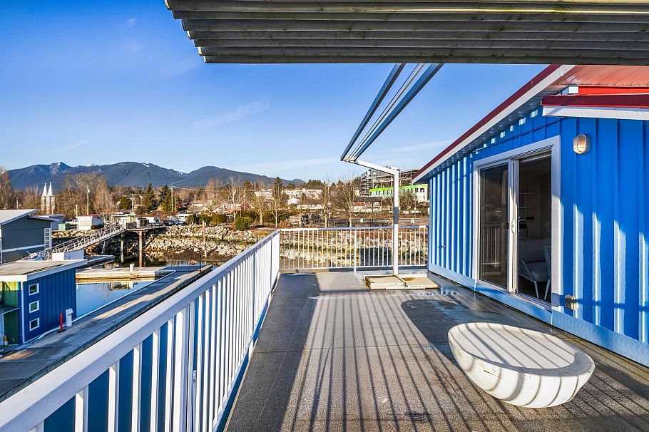 JNW04 415 Esplanade W North Vancouver, BC - 26