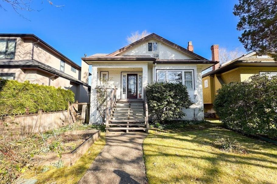 2319 W 47th Avenue Vancouver, BC - 1