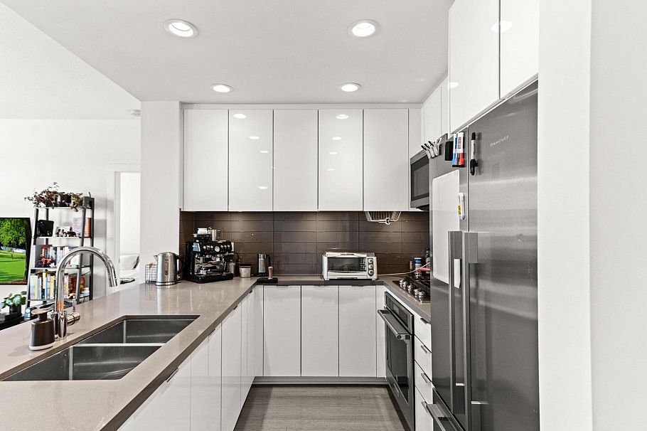 208 277 W 1st Street North Vancouver, BC - 6