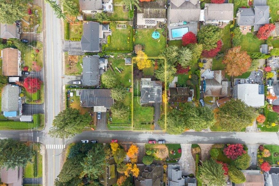 2518 Swinburne Avenue North Vancouver, BC - 35