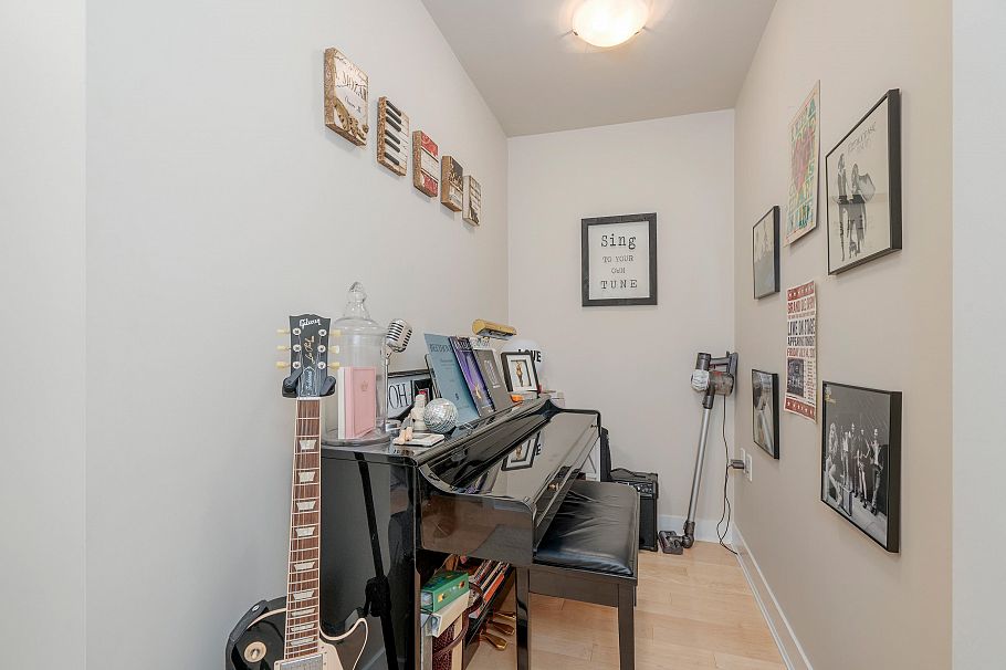 302 160 W 3rd Street North Vancouver, BC - 17