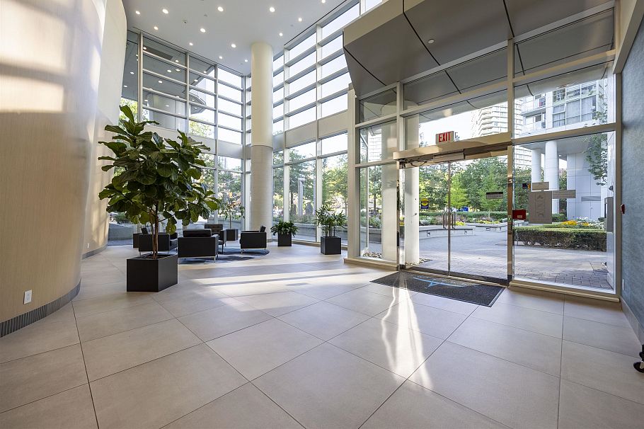 2907 198 Aquarius Mews Vancouver, BC - 36