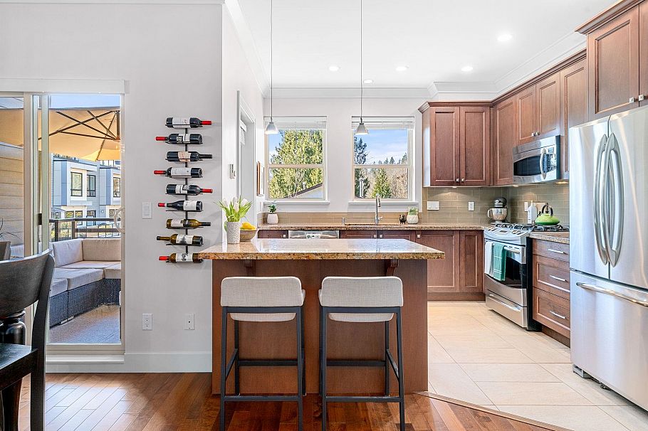 5 897 Premier Street North Vancouver, BC - 16