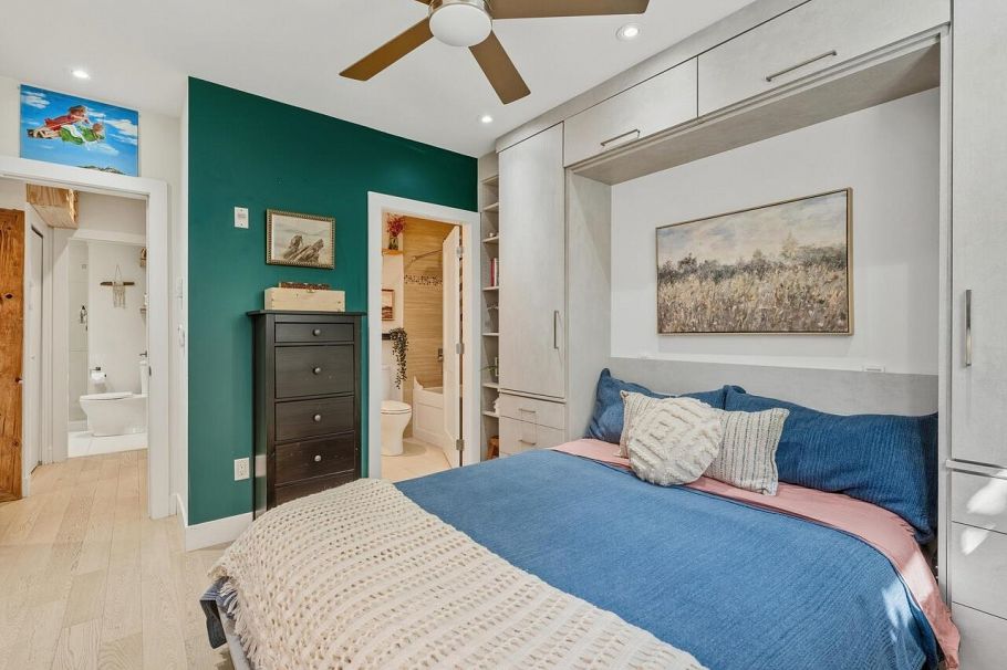 165 W 14th Avenue Vancouver, BC - 16