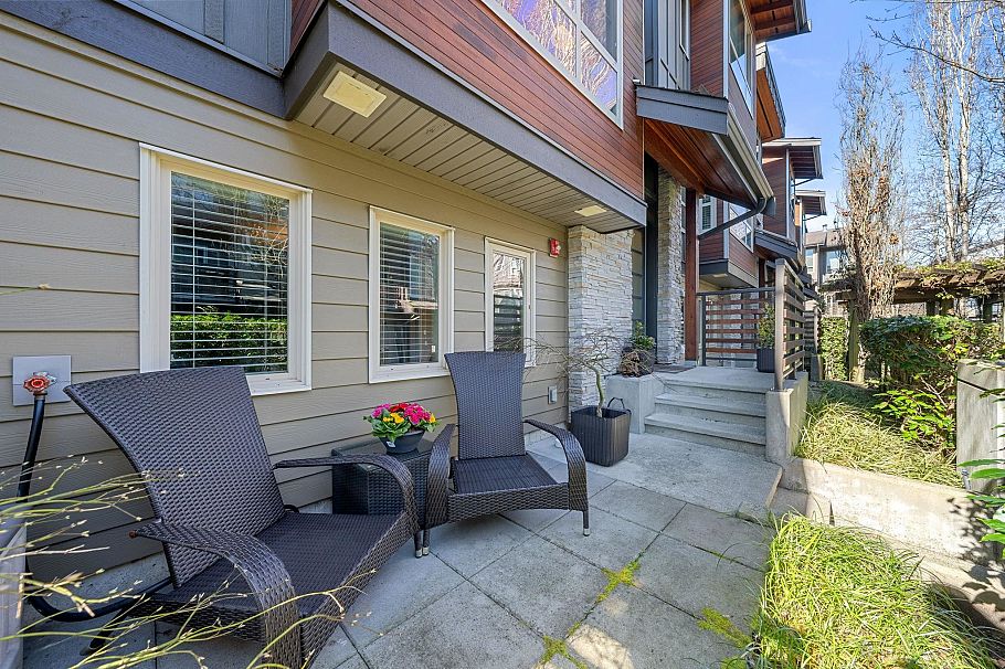 5 897 Premier Street North Vancouver, BC - 3