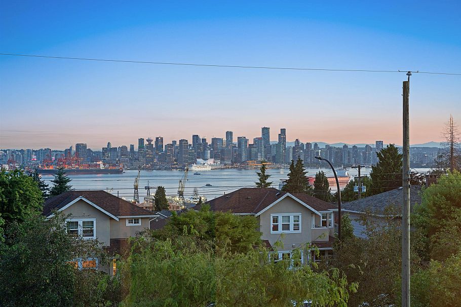 336 E Keith Road North Vancouver, BC - 36